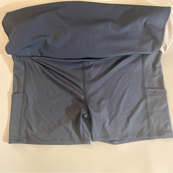 Tommy Bahama Skort - Picture 2 of 5